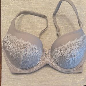 Victoria's Secret Elegant Lace Bra in Light Gray